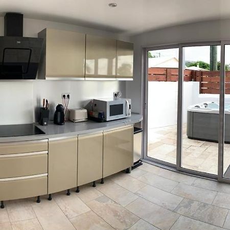 Appartement Saint Gilles Les Bains Exterior foto